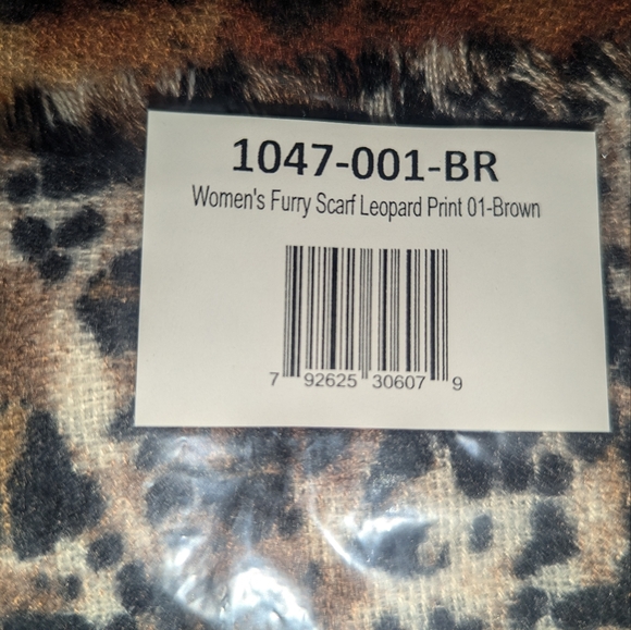 NWT Leopard Print Scarf - Picture 4 of 6